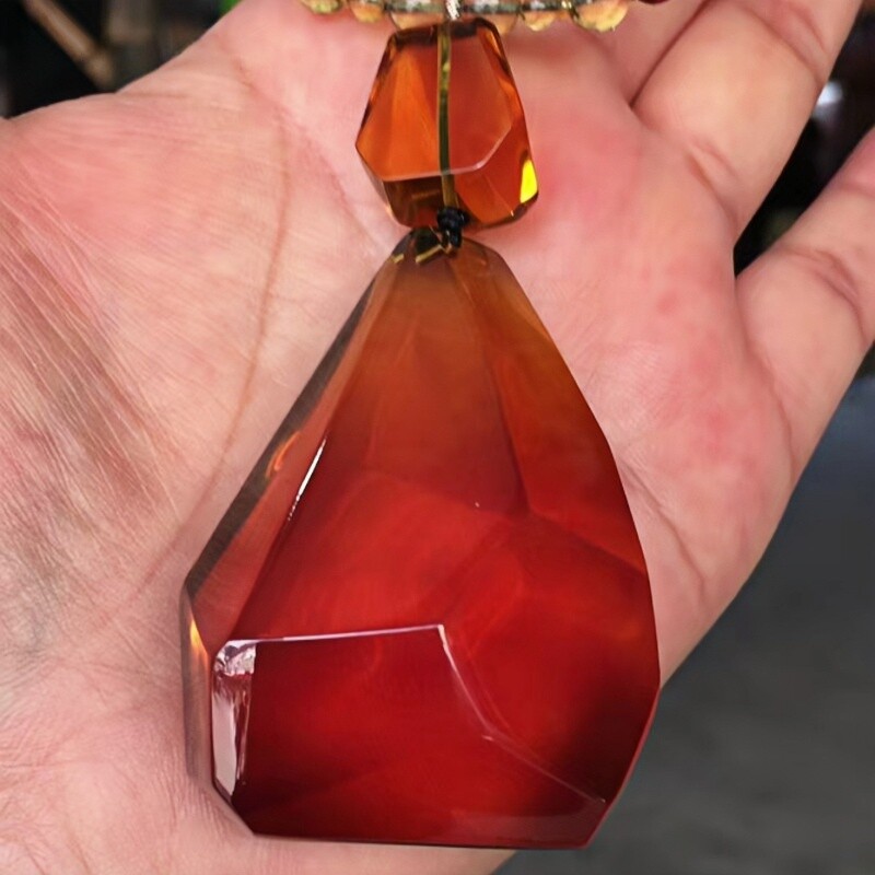 正品天然缅甸琥珀原矿玻璃底净水血红茶切面吊坠文玩稀有珠宝饰品