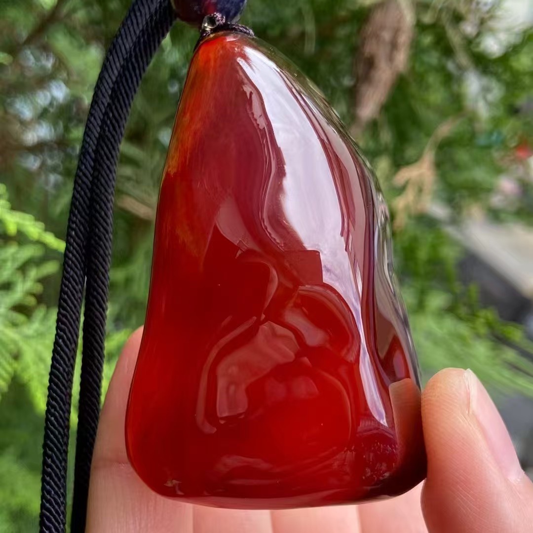 正品天然缅甸琥珀精美血蜜随形吊坠男女款文玩时尚孤品珠宝饰品