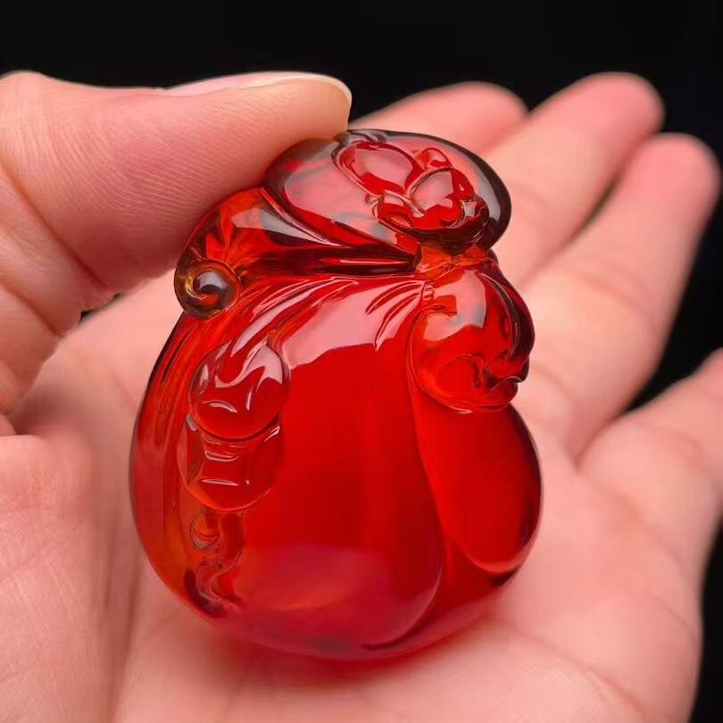 正品天然缅甸琥珀精美干放血珀 钱袋 吊坠文玩百搭工艺珠宝饰品
