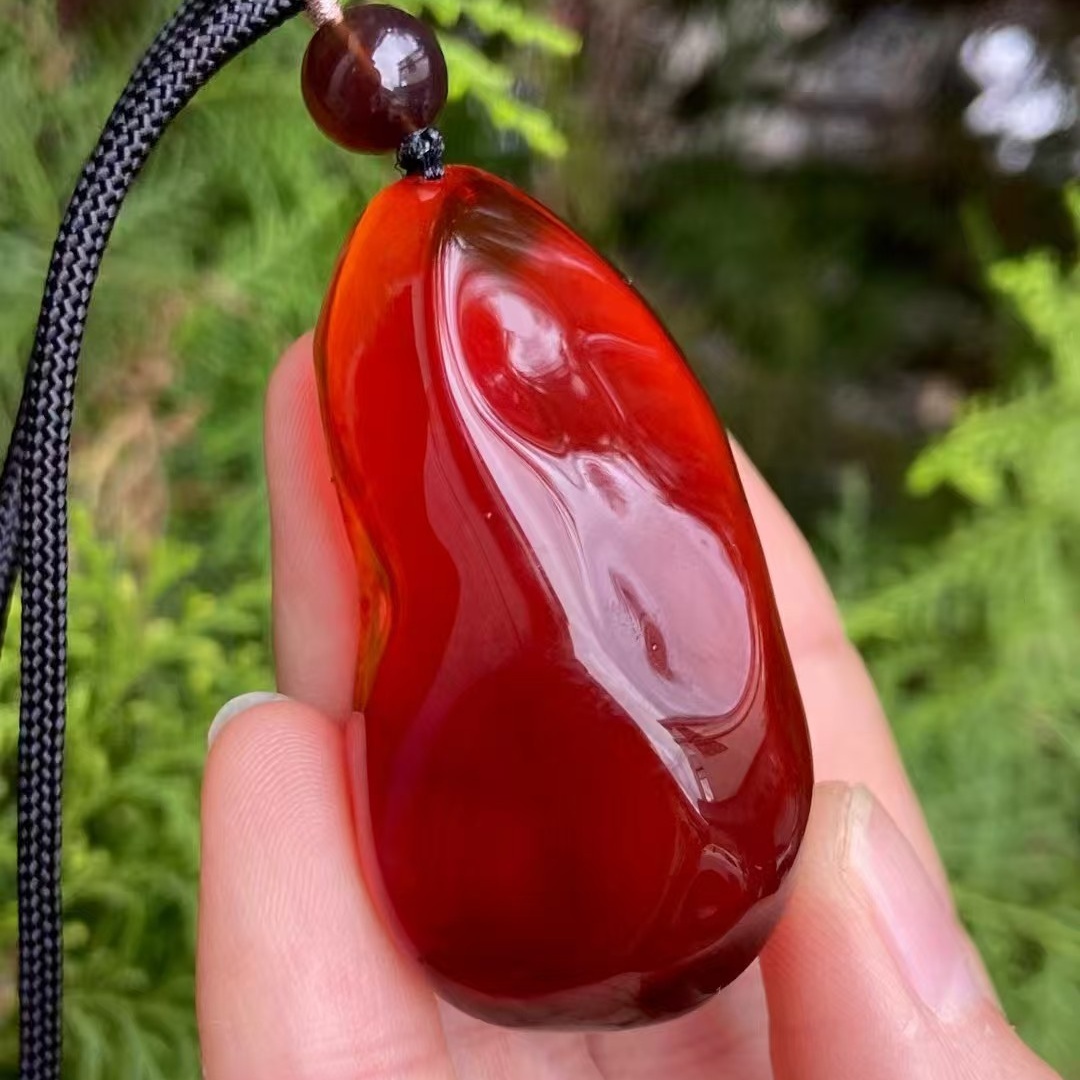正品天然缅甸琥珀精品血珀随形吊坠挂件男女款文玩潮流珠宝饰品