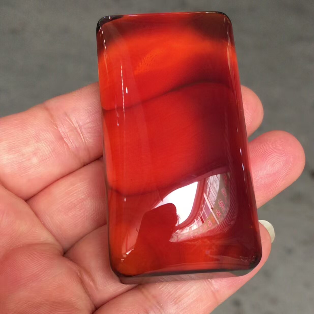 正品天然缅甸琥珀净水玻璃底牛血红茶无事牌吊坠文玩收藏珠宝饰品