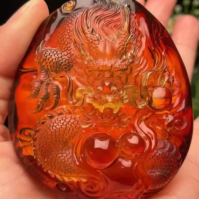 正品天然缅甸琥珀干放血珀 龙行大运 浮雕挂件名家手工艺收藏礼品