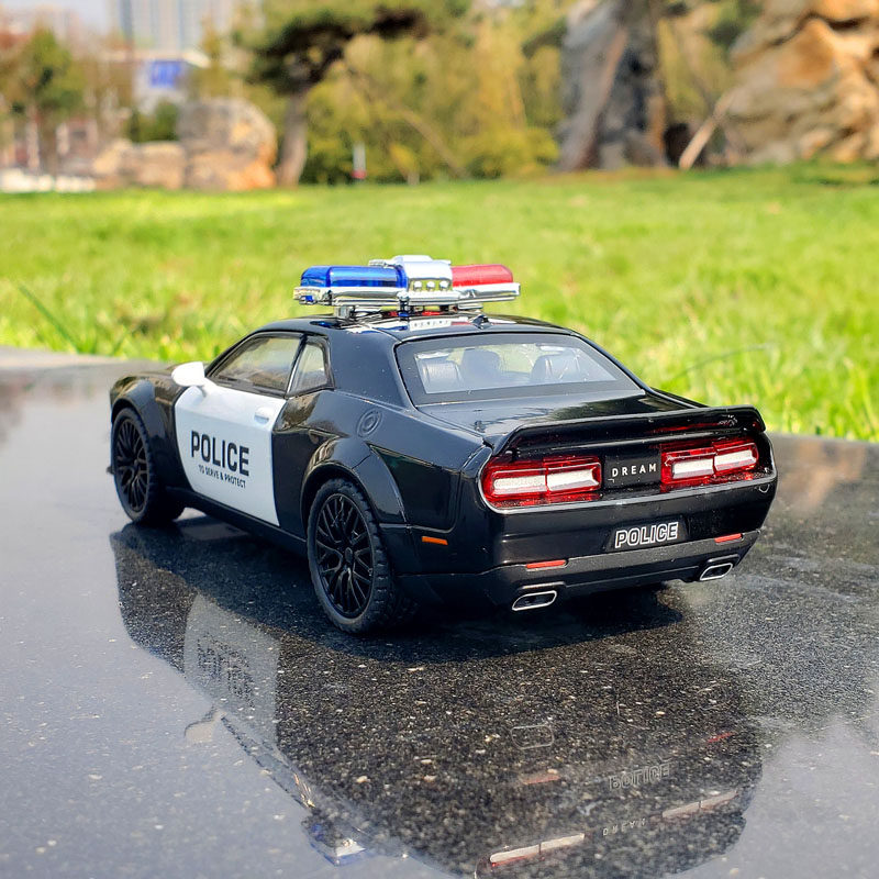 1/32地狱猫美式合金警车汽车模型开门回力声光警笛男孩玩具车