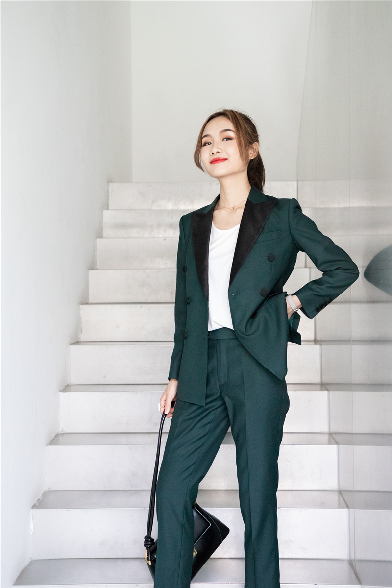 高级感女士西装新修身年会墨绿色
