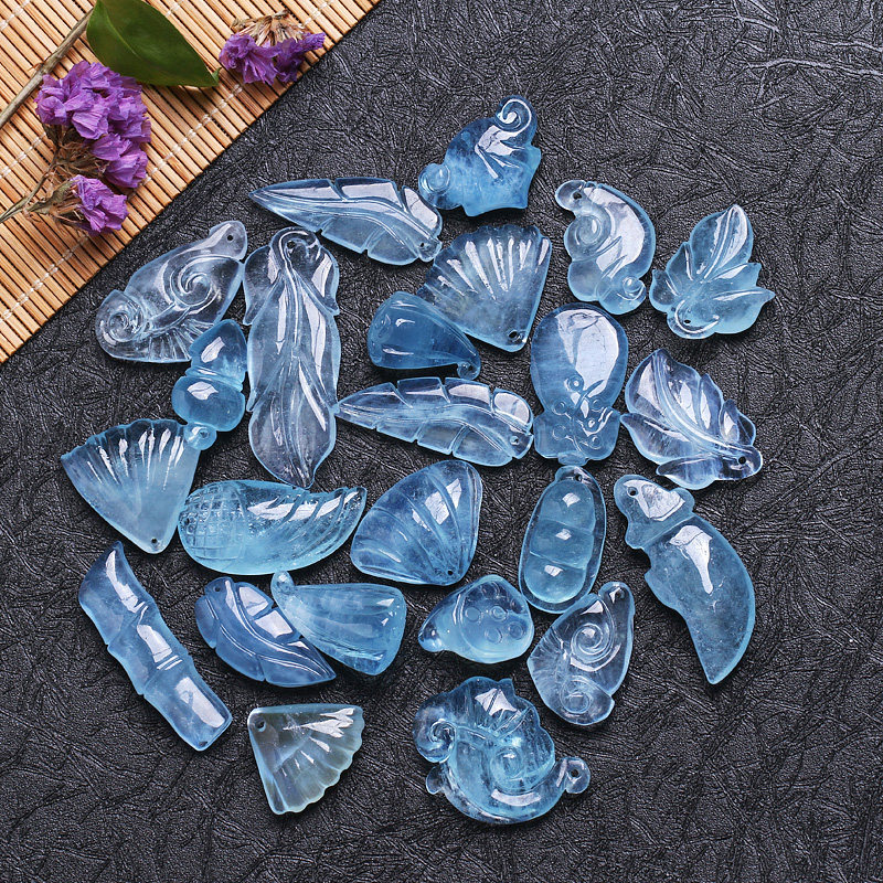 精品天然海蓝宝吊坠高冰透萤光叶子贝壳莲蓬如意旗袍翅膀小配饰品