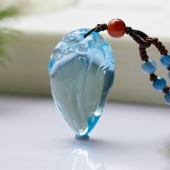 高贵典雅 纯手工雕件 福兽福瓜 天然瑞士蓝托帕石吊坠 珍藏级