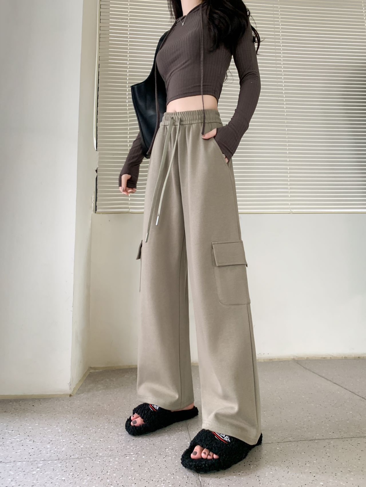 ins超火阔腿工装裤女春秋新款高腰直筒宽松韩版休闲嘻哈百搭裤子