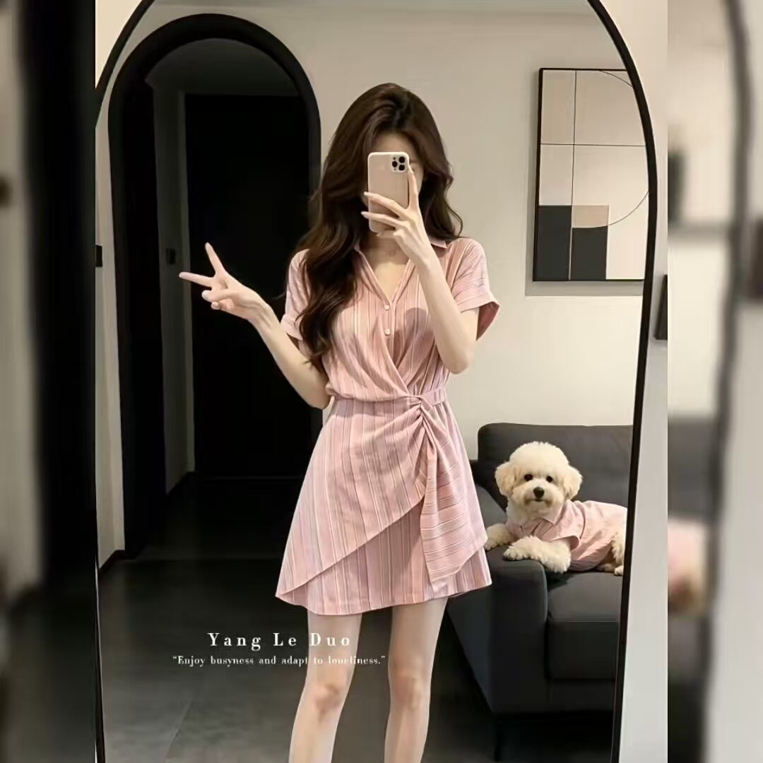 条纹短袖连衣裙女装褶皱不规则收腰气质显瘦裙子2026新款设计法式
