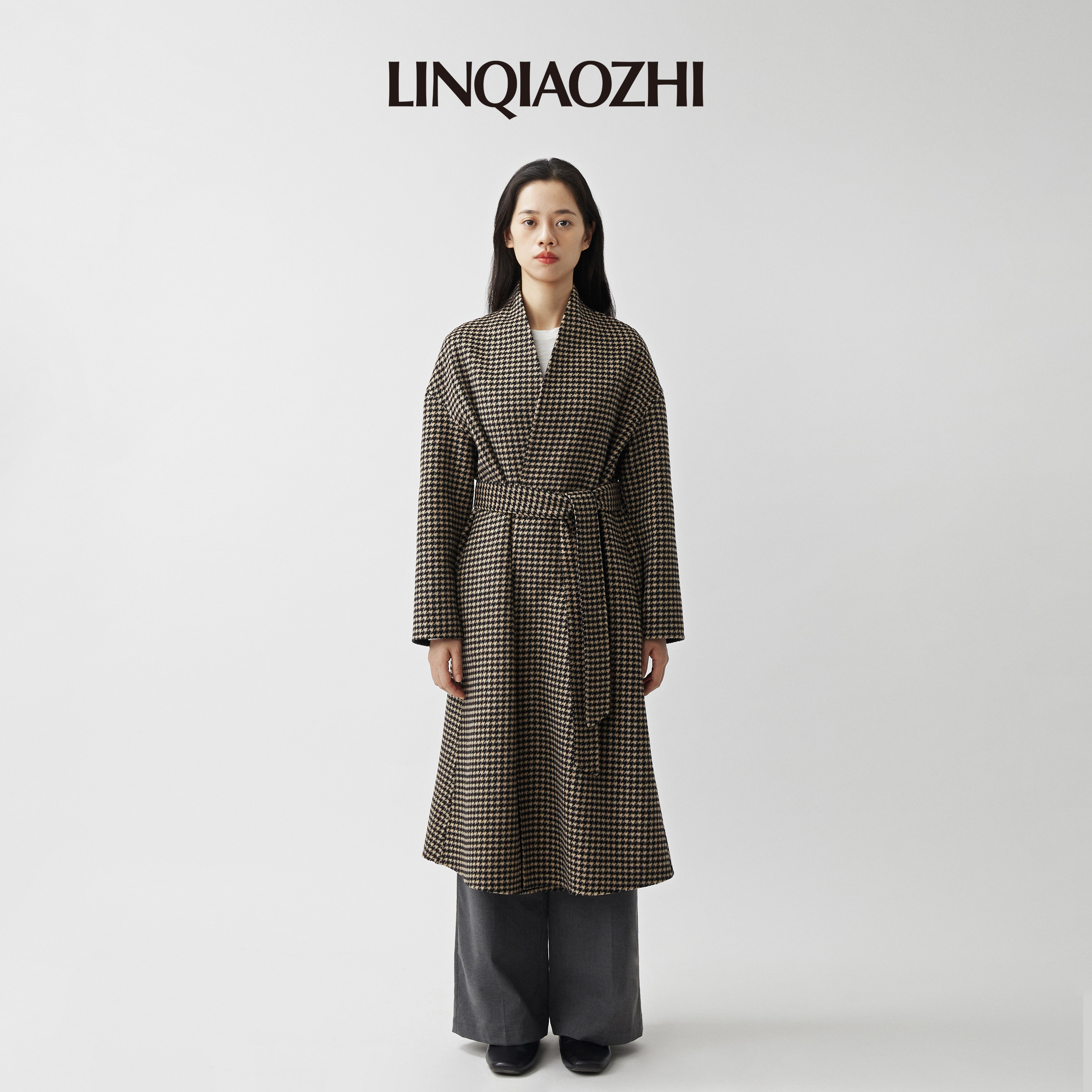 林乔芝小众设计2023年新款长款定制千鸟格羊绒毛呢大衣女素觉外套