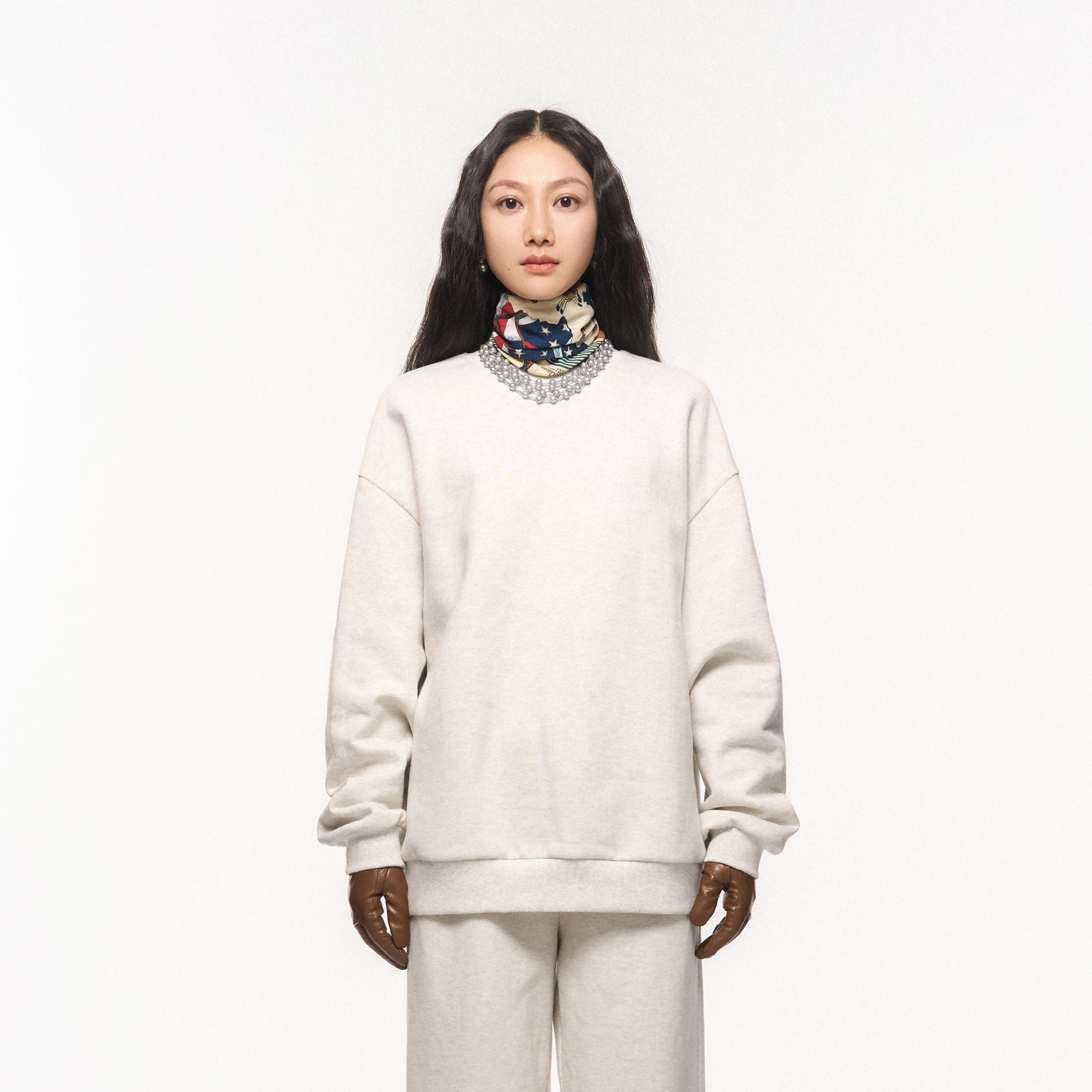 林乔芝2025年秋冬季新款燕麦色纯棉加绒卫衣休闲运动上衣