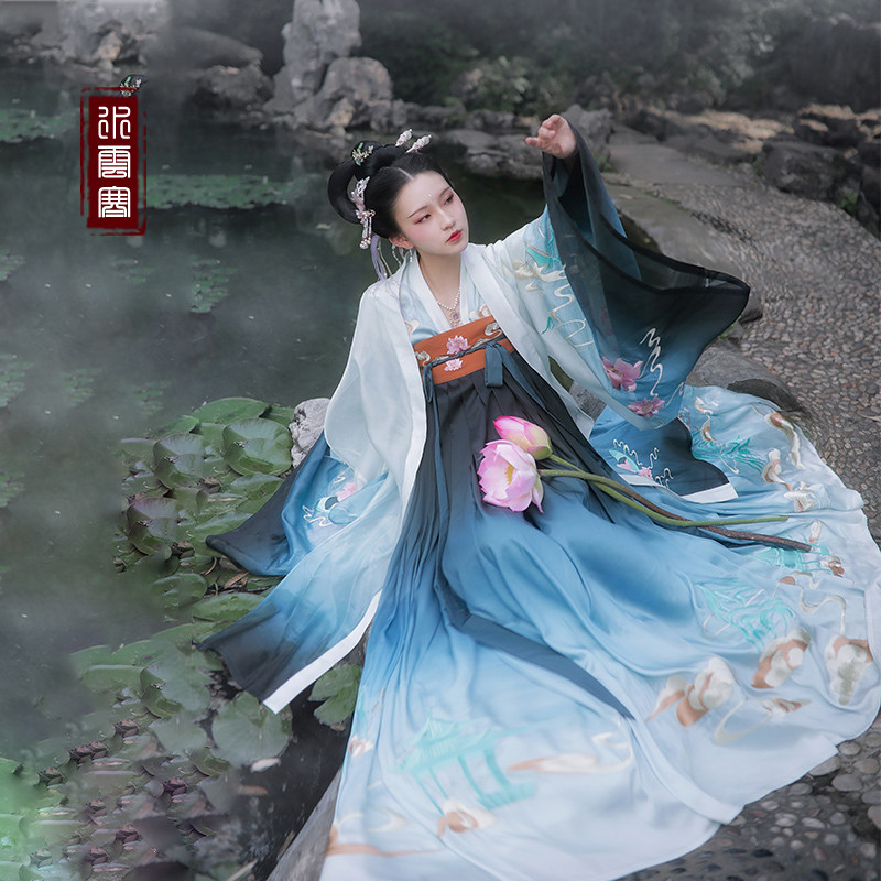 五月霖【水云寒】魏晋国风唐制女款胖mm大码公主刺绣蓝色渐变汉服