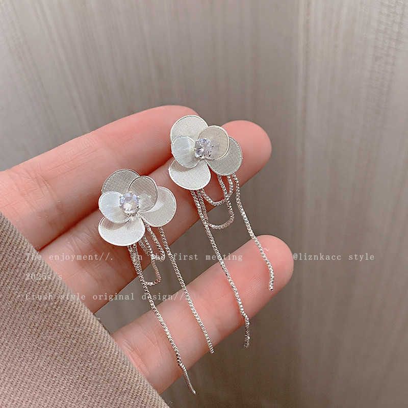 盛夏甜心山茶花流苏耳环女轻奢小众温柔百搭显瘦耳饰2025新款爆款