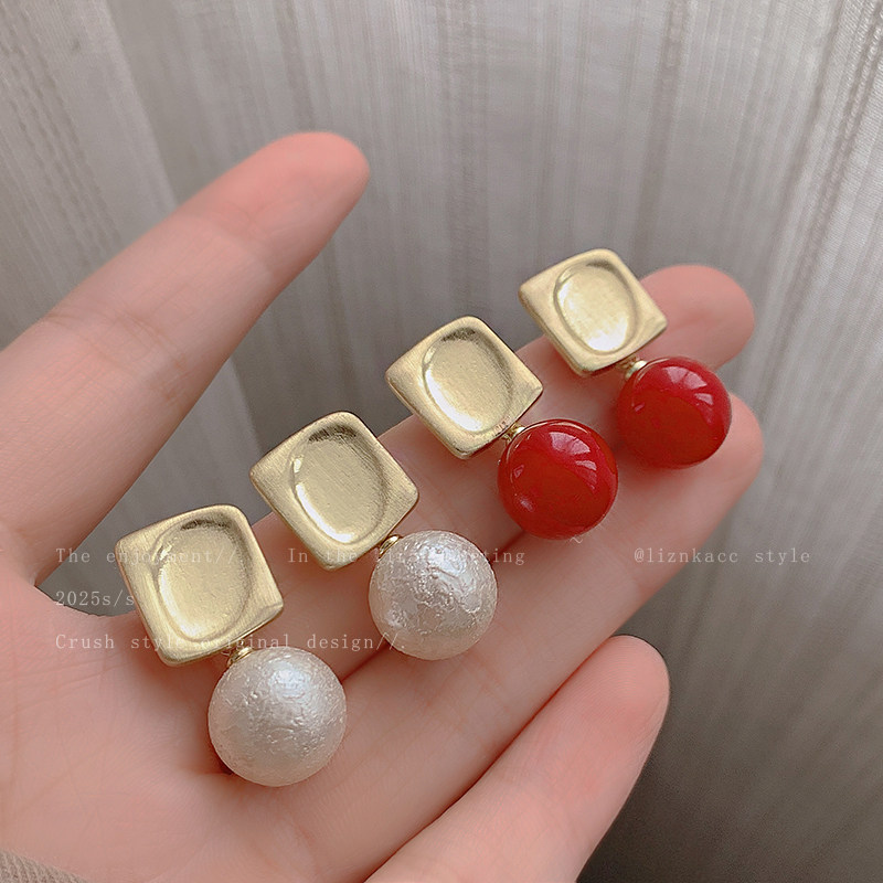 法式复古时尚百搭气质珍珠耳环女秋冬款新年红色几何形耳钉耳饰品