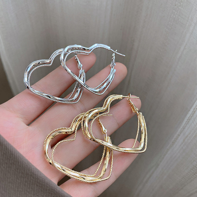 欧美ins冷淡风金属爱心耳环百搭极简大耳圈显脸小冷淡风扭曲耳饰