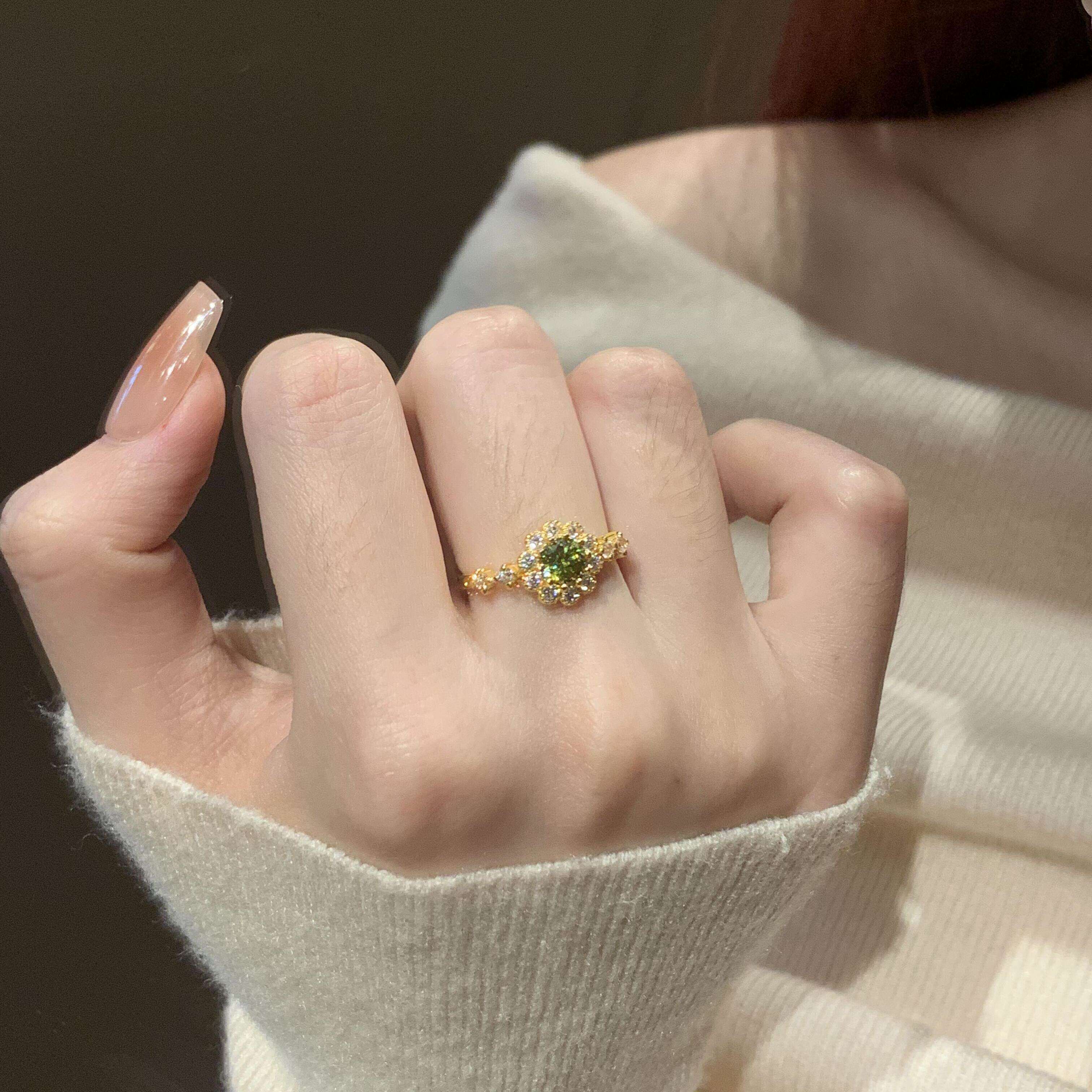巨显白！高智感清新绿钻太阳花金戒指女轻奢高级感开口食指戒指环