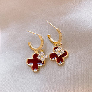 红色四叶草流苏耳环女2026巨好看耳钉复古港风耳饰高级感轻奢饰品