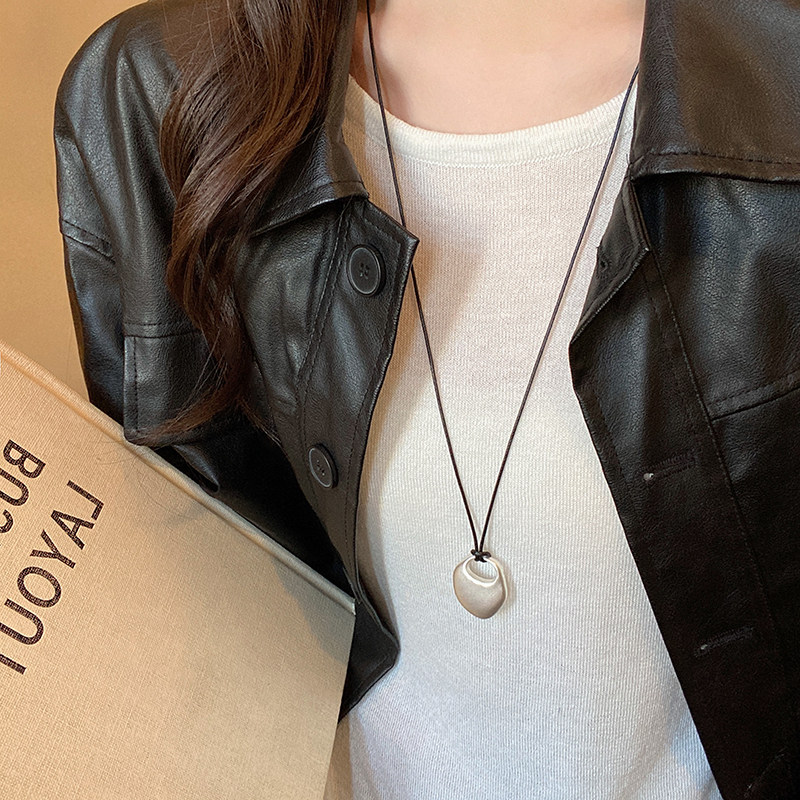 韩系风简约不规则哑光几何吊坠项链2025新款颈链毛衣链长款配饰链