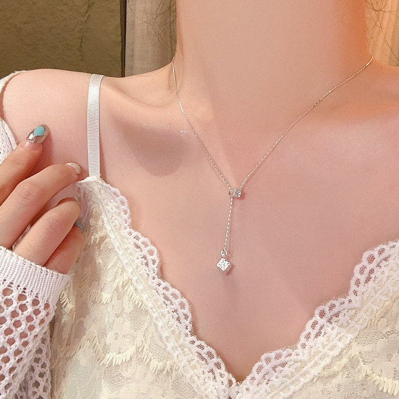 百搭方块吊坠抽拉项链女款2025新款简约ins小众高级感颈链锁骨链