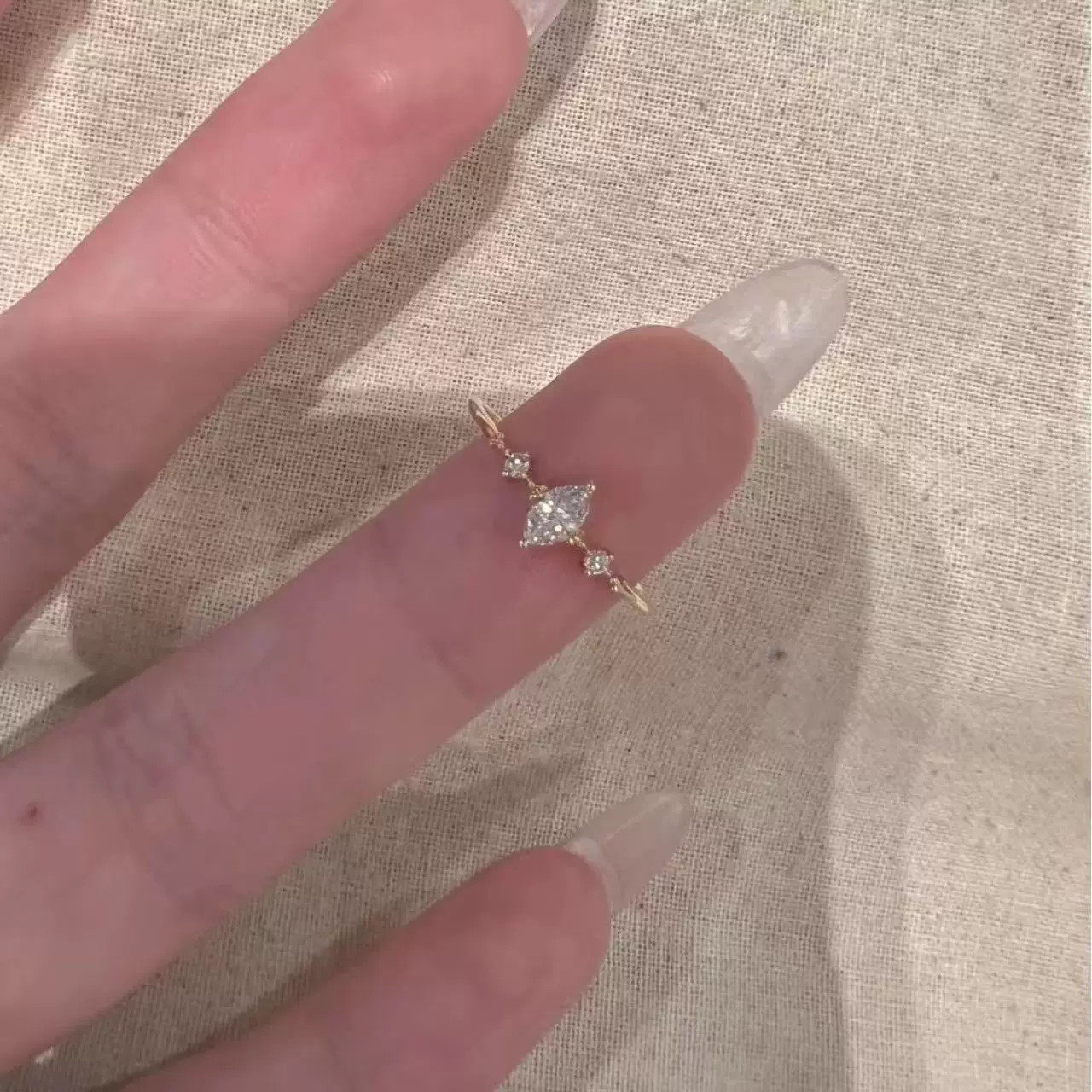 金色马眼钻戒指女ins简约通勤百搭小众设计精致气质高级感食指戒