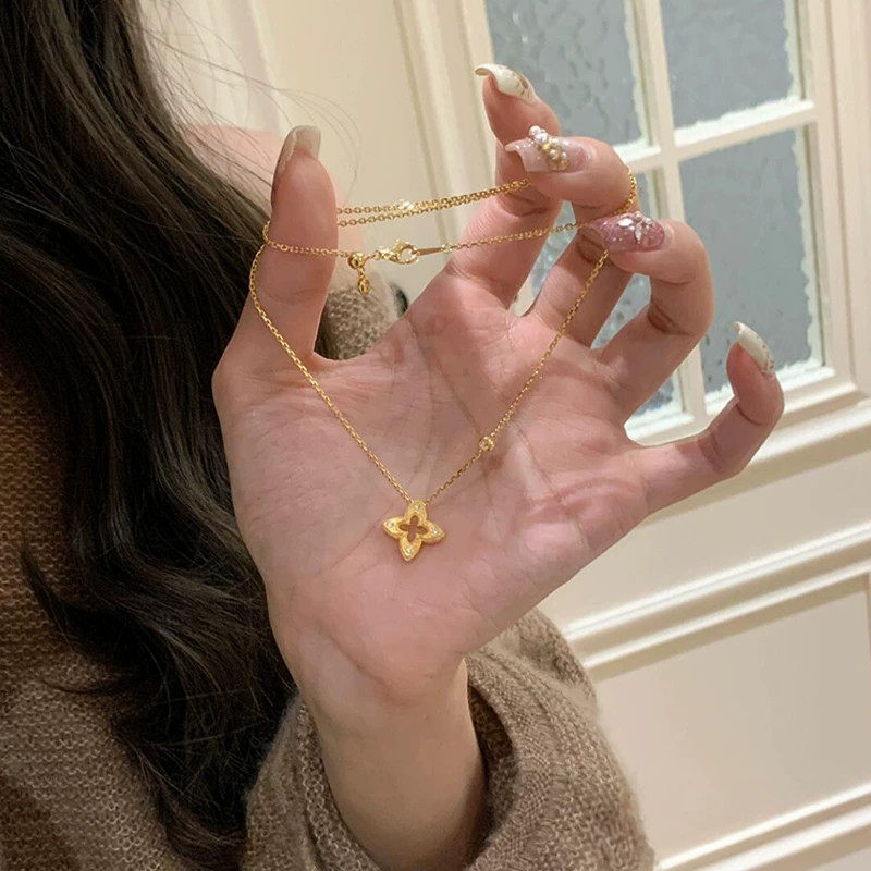 中古金色四叶花吊坠项链女款2026新款锁骨链高级感轻奢小众毛衣链