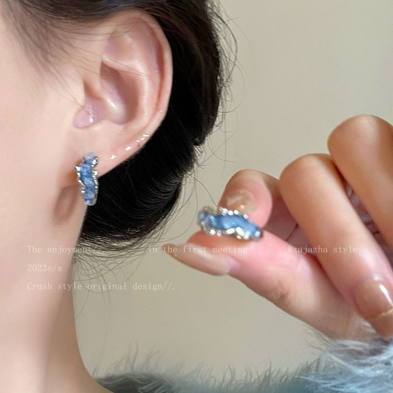 蓝色金属耳圈女秋冬2024新款甜酷辣妹时尚通勤耳环小众设计感耳饰