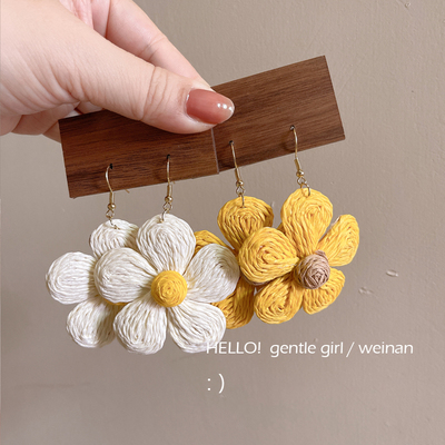 海滩度假风！法式编织花朵耳环女小众独特2025新款耳钉显脸瘦耳饰
