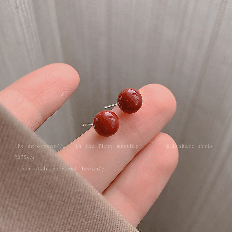 酒红色糖豆珍珠耳钉新款2025年爆款耳环女小众设计感冷性风耳饰