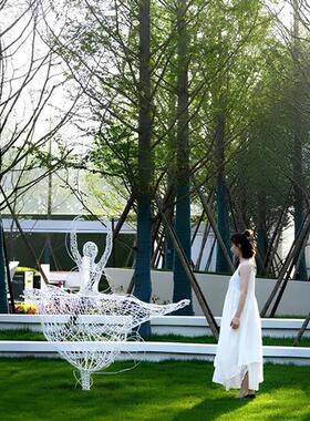 不锈钢抽象人物雕塑公园广场草坪铁艺镂空芭蕾舞者景观装饰大摆件