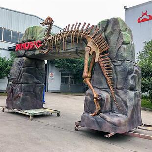 大型仿真恐龙化石骨架造型主题景区恐龙乐园大门恐龙动物拱门摆件