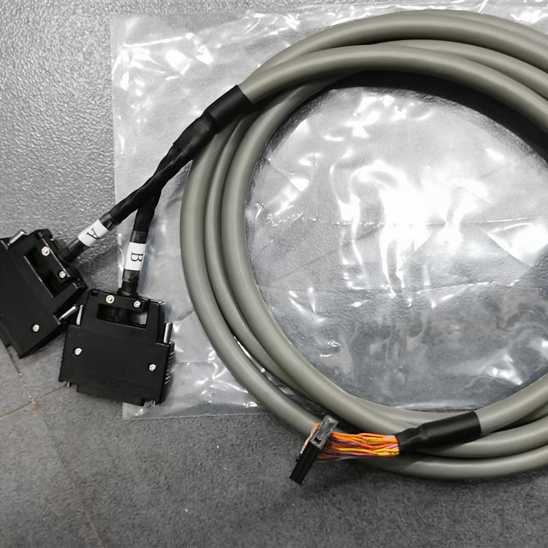 CJ1W-MD231 OMRON PLC 用线和端子一套 24针转20针