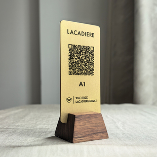 黑胡桃木点餐桌牌高档民宿酒店实木扫码立牌黄铜餐厅二维码台卡
