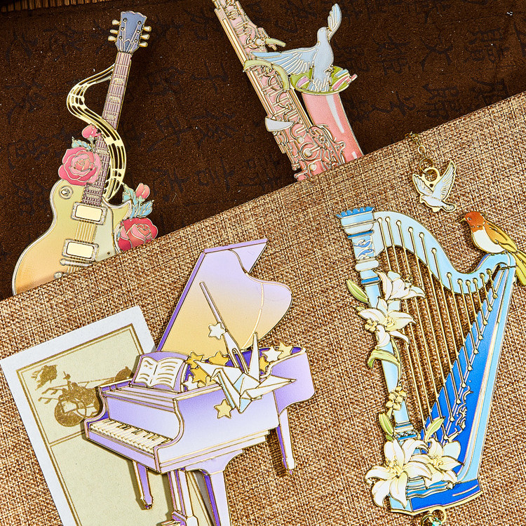 金属乐器书签钢琴吉他竖琴萨克斯琵琶古琴学生音乐文具套装礼物