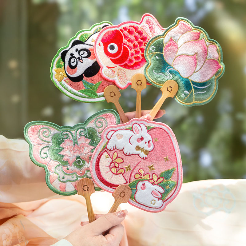 折扇古风荷花莲花小扇子金鱼异形手摇扇刺绣汉服配饰手持团扇定制