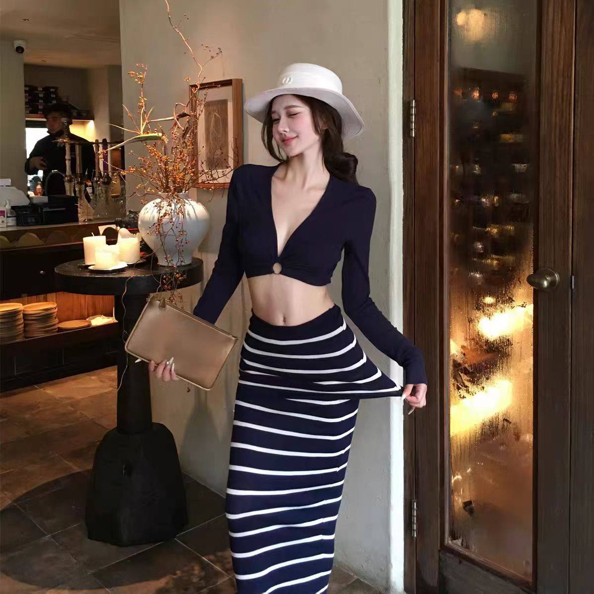 泳衣女藏蓝分体辣妹深V条纹长裙比基尼三件套温泉性感绝美度假风,运动/瑜伽/健身/球迷用品,分体泳衣,淘宝优惠券,粉丝福利购,淘宝优惠卷