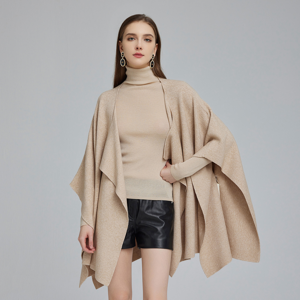 斯尔丽2023秋冬新款宽松版包容性强斗篷式法式浪漫超大版针织披肩
