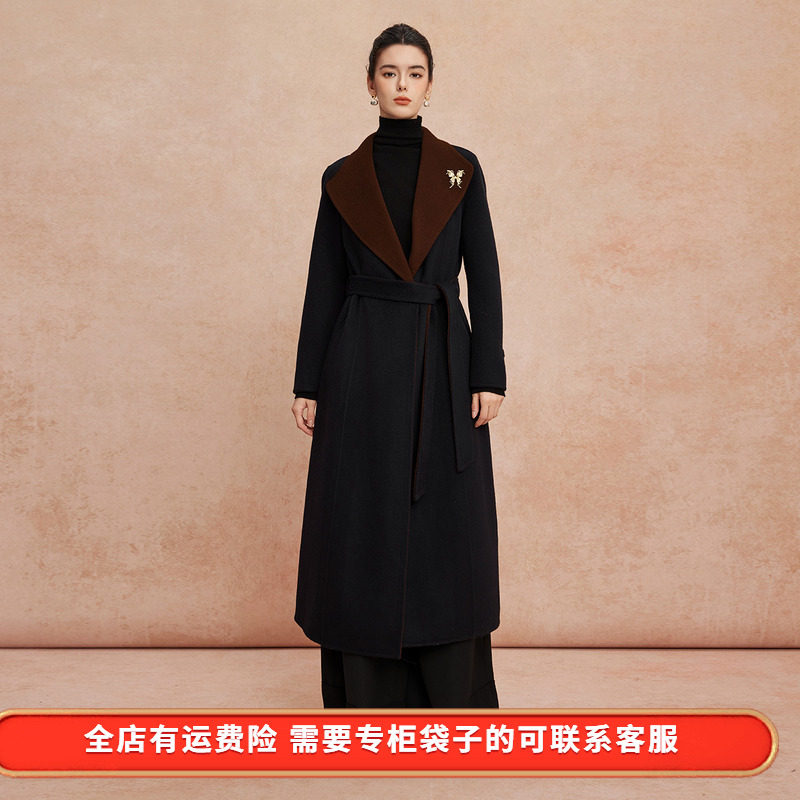 斯尔丽25新款含羊绒性强修身气质高雅流金蝴蝶胸花长款羊毛大衣