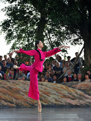 红色娘子军伴舞表演服