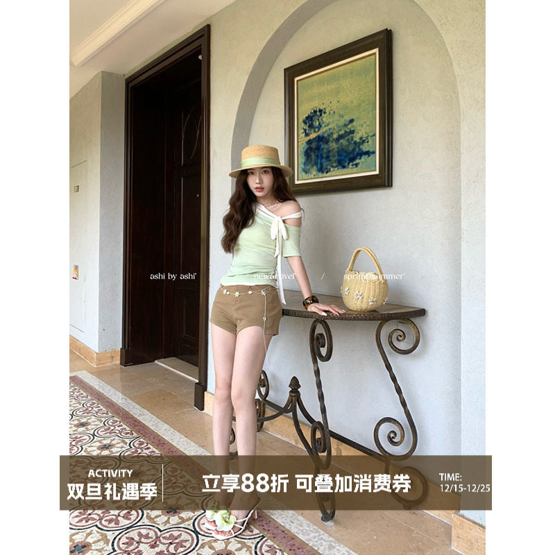 大于诗集 腿长二米八 不规则下摆复古牛仔短裤女高腰a字热裤夏季