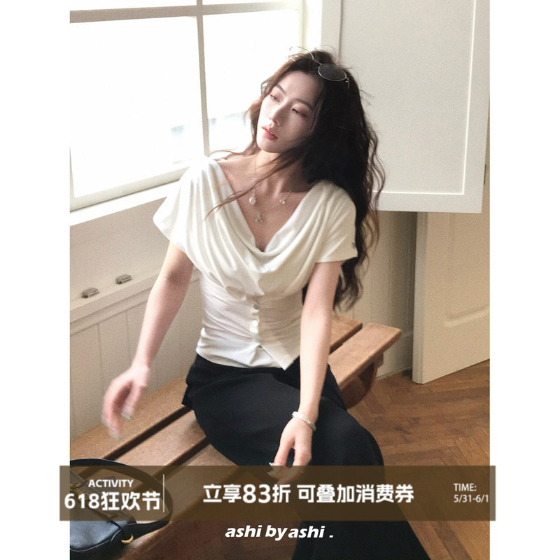 大于诗集 意式迷情垂坠荡领一字肩上衣女度假天丝纽扣收腰短袖T恤