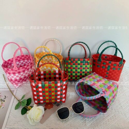 可爱彩色小篮子撞色百搭菜篮子包迷你儿童编织篮塑料手提篮伴手礼