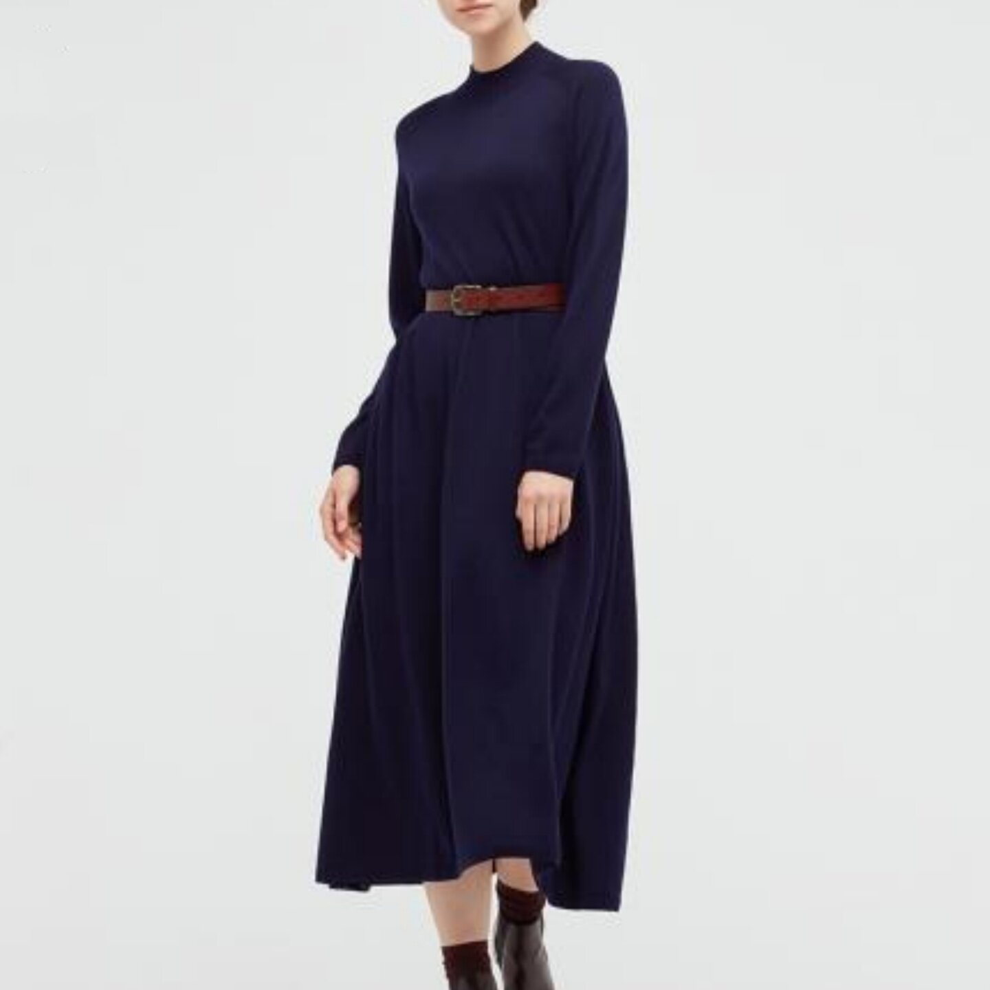 妞妞家秋冬新品女士TH简约百搭长款美利奴羊毛针织连衣裙8649