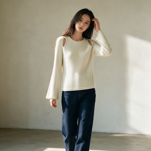 妞妞70羊毛30羊绒挖肩针织衫女高级感竖坑条喇叭袖松弛感毛衣8881