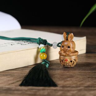 车配饰绿流苏香囊花好月圆吊坠镂空檀木挂件雕刻兔子盒diy扩香器