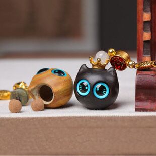 坠挂绿檀香丸香囊挂件镂空 配饰木雕小猫带钥匙扣可吊坠打开扩香
