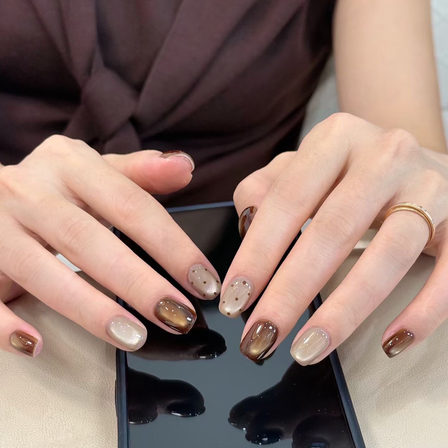 棕色玻璃珠猫眼秋冬新款高级气质短款显白拉德穿戴美甲ins纯手工