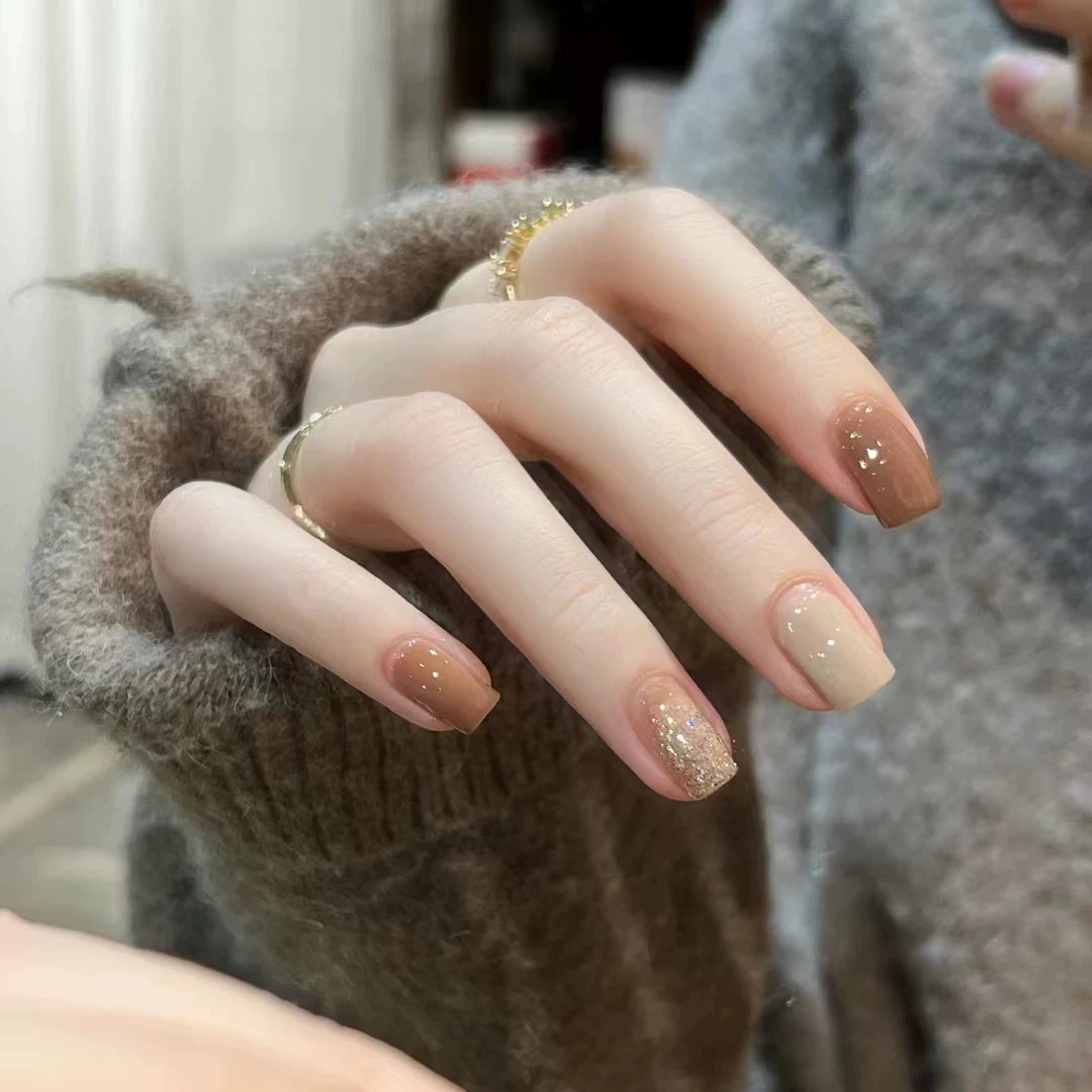 2025新款早秋小短甲手工穿戴显白咖啡巧克力棕小众美甲短款贴片