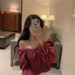 2020 off the shoulder square collar Plaid top with one shoulder line, elegant bubble sleeve, leaky clavicle shirt, super Fairy