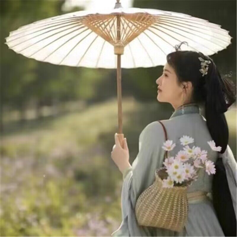 儿童舞蹈表演农用小号藤编花篮图片