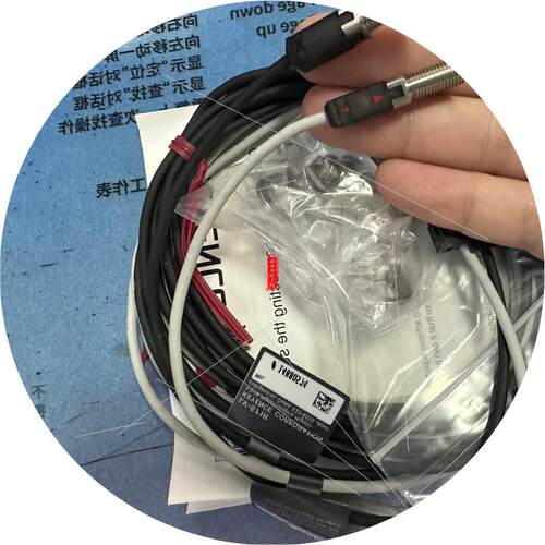 议价正品 小型 数字激光传感器头 LV-S71R LV-S71T 实拍KEY