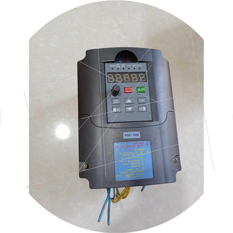 议价议价议价二手 变频器 A121NBC-3015 380V 1.5KW 原装拆机